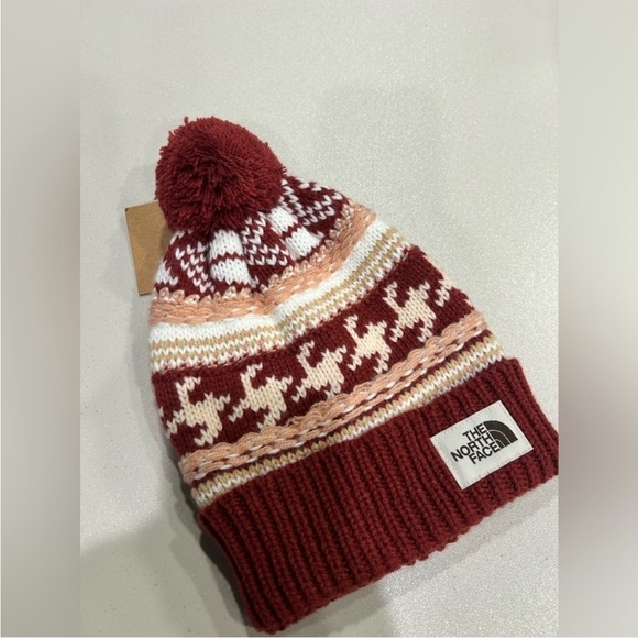 The North Face Women's Fair Isle Beanie Maroon Hat NWT Oversized Pom - Picture 1 of 6